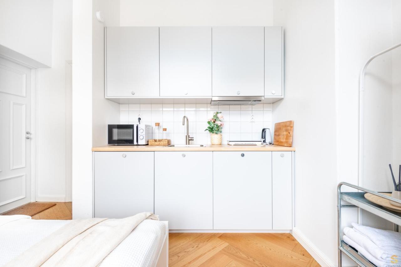 Apartment Wehost Pieni Roobertinkatu Small 13 Helsinki